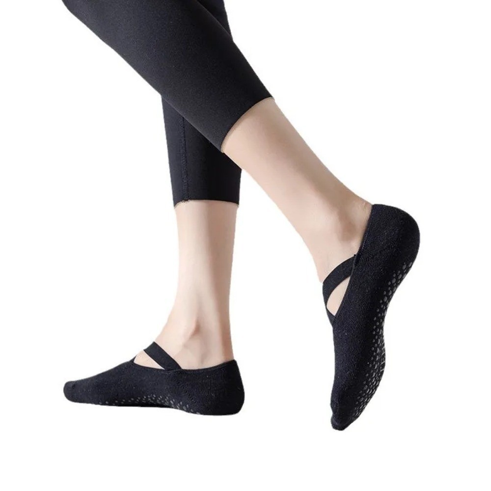 1/3 زوج من جوارب اليوغا النسائ - مراجعة Pilates Yoga Towel وسعره